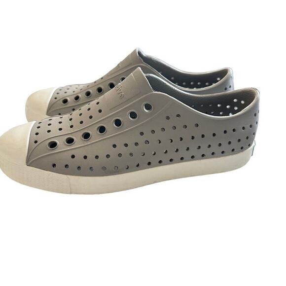 Native Jefferson Classic Slip On Shoe Women's 7 Gray White Lightweight - Picture 3 of 7
